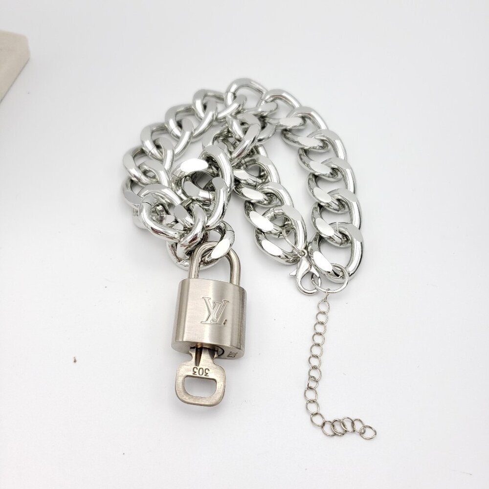 Authentic Louis Vuitton Padlock w/Unbranded Stainless Steel Plated Silver Chain - Picture 5 of 10